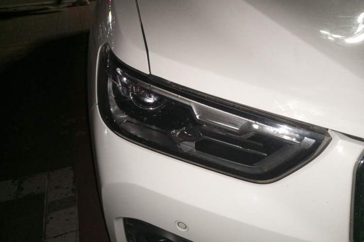 Used Haval H2s 2018 Red-Label 1.5T Dual-Clutch Luxury Model Right Front Headlight