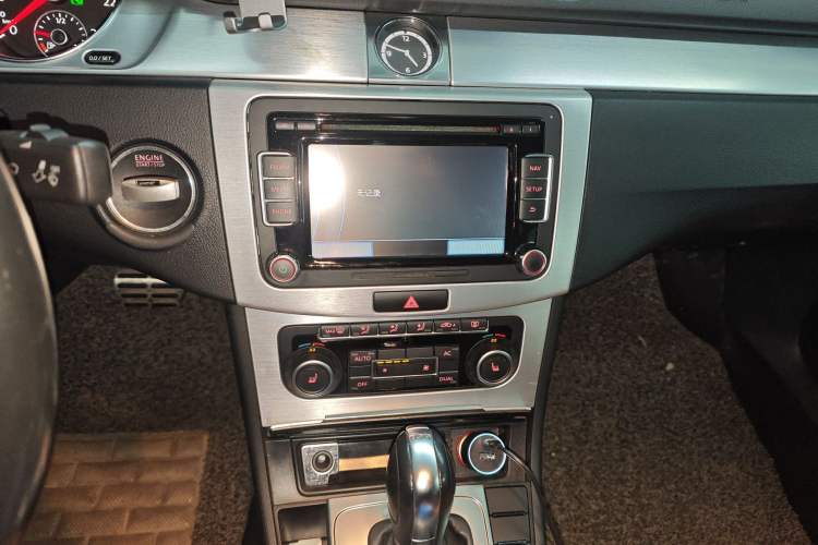 Used Volkswagen FAW-Volkswagen CC 2012 1.8TSI Elite Edition Audio And AC Panel