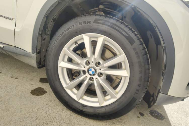 Used BMW X5 2015 xDrive28i Right Front Wheel Hub