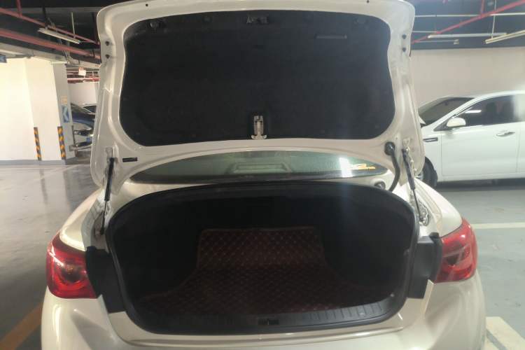 Used Infiniti Q50 2014 2.0T Comfort Edition
