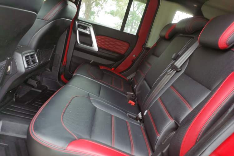 Used BAIC Off-Road BJ40 2023 2.0D Automatic Four-Wheel Drive Blade Hero Edition Adventurer Type (with Front and Rear Electronic Locks)