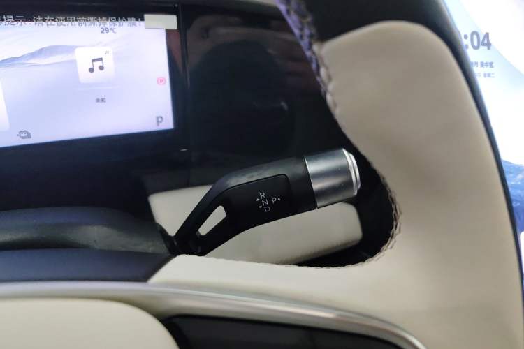 Used Geely Galaxy L7 2023 1.5T 115 km Starship Gear Lever