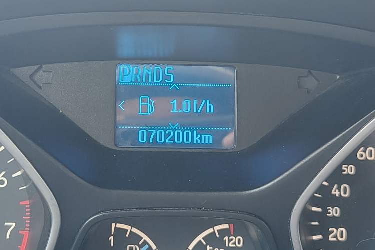 Used Ford Focus 2015 Hatchback 1.6L Automatic Fashion Edition Odometer Close Up