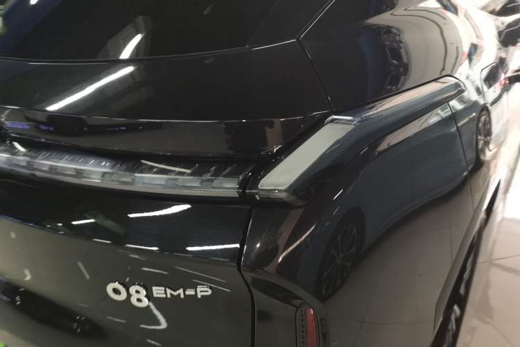 Used Lynk & Co 08 EM-P 2025 120km Long-Range Pro
