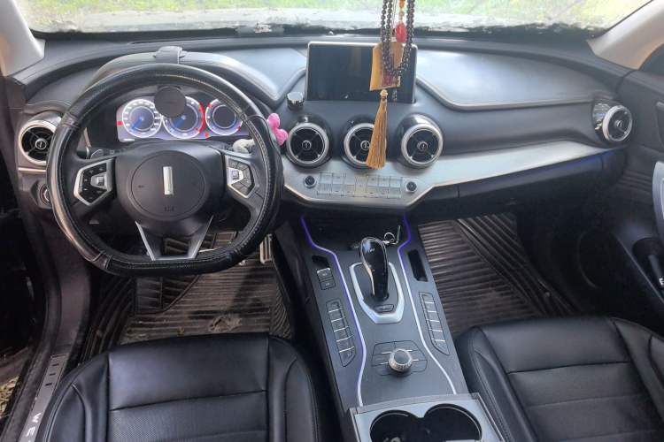 Used Wey VV7 2019 Upgraded Model 2.0T Flagship Version China V Standard
