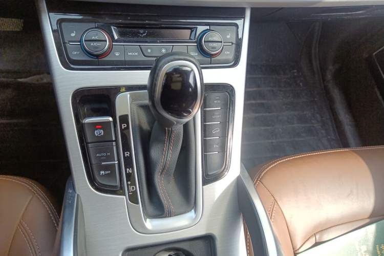 Used Geely Auto Emgrand X7 Sport 2016 1.8TD Automatic ZhiZun Version