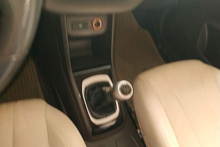 Used Baojun 310W 2017 1.5L Manual Comfort Version China V
