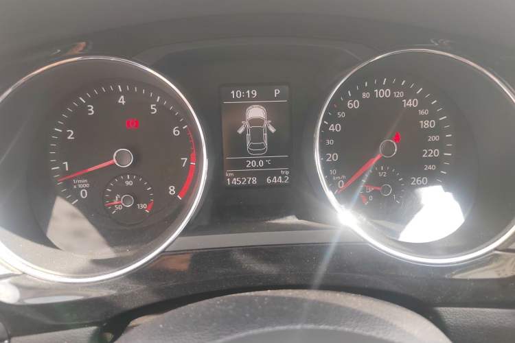 Used Volkswagen Sagitar 2018 280TSI DSG Comfort Model Odometer Close Up