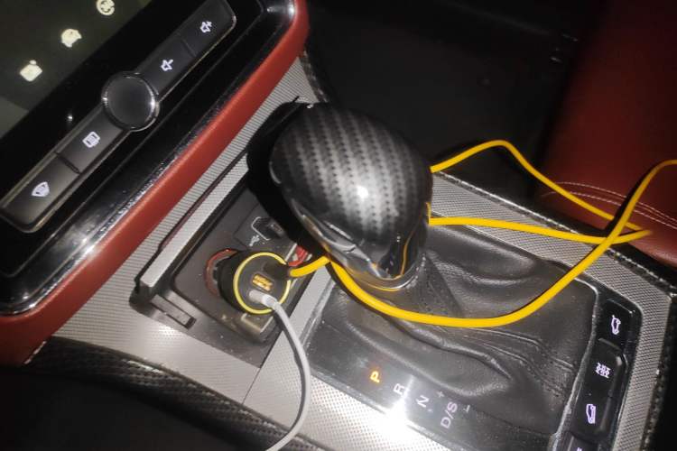 Used Roewe RX5 2016 30T Four-Wheel Drive Automatic Internet Smart Luxury Edition Gear Lever