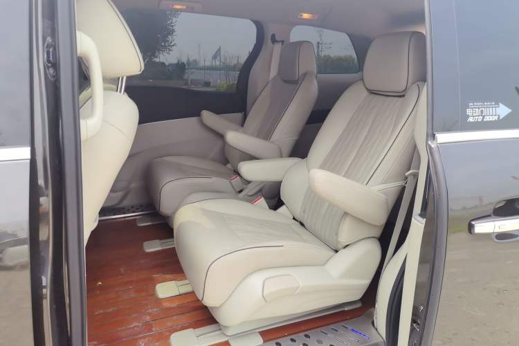 Used Buick GL8 2021 Land Cruiser Executive Class 652T Smart Luxury Model Left Rear Seat