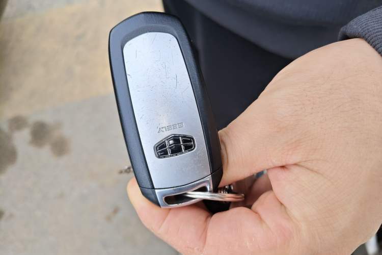 Used Geely Auto Emgrand 2014 Sedan 1.5L Manual Elite Model Vehicle Key