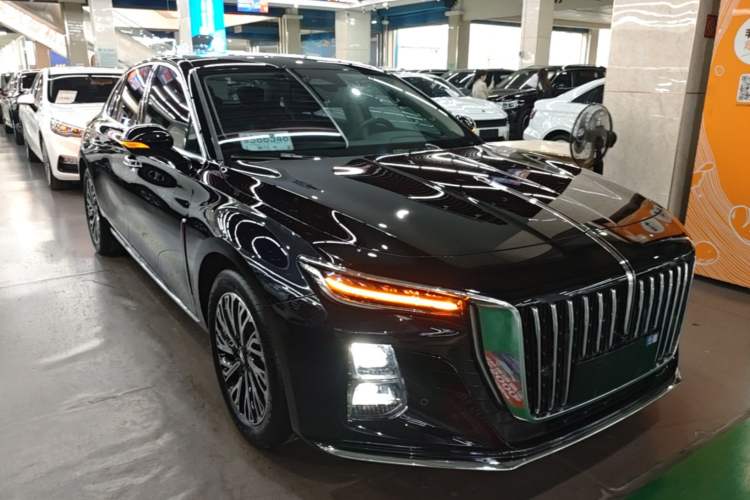 Used Hongqi H5 2024 2.0T Automatic Smart Connect Flagship Edition Front Right 45 Deg