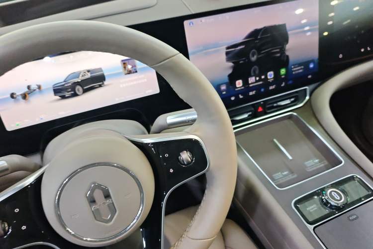 Used Hima AITO M9 2025 Extended-Range Ultra Version 52 kWh 6-Seater Gear Lever