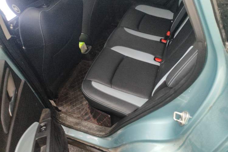 Used NETA V 2021 Long-Range Entertainment Edition Left Rear Seat