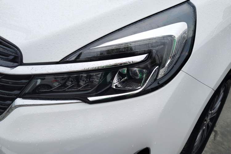 Used Buick GL8 2022 Land Cruiser Executive Class 652T Comfort Model Left Front Headlight