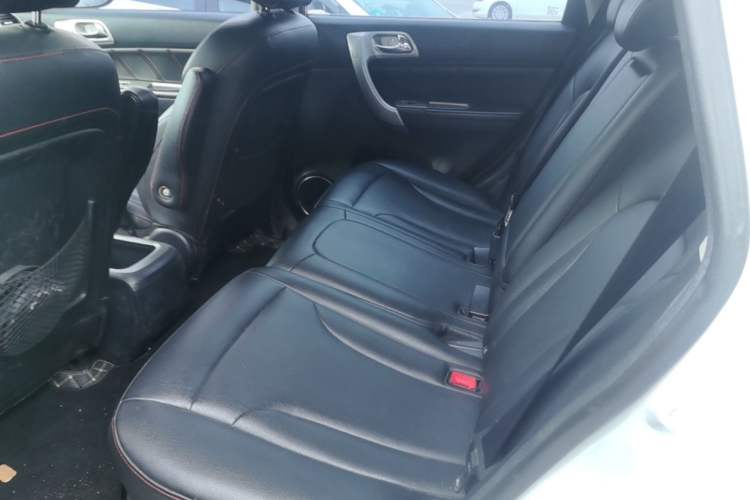 Used Haval H6 2016 Upgraded Model 1.5T Automatic Two-Wheel Drive Elite Version Left Rear Seat