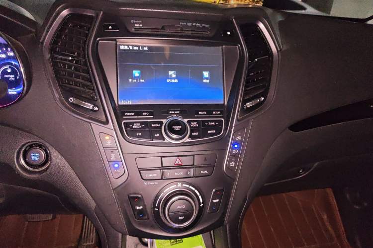 Used Hyundai Santa Fe Classic 2013 3.0L 4x4 Premium Edition 7-Seater Euro IV