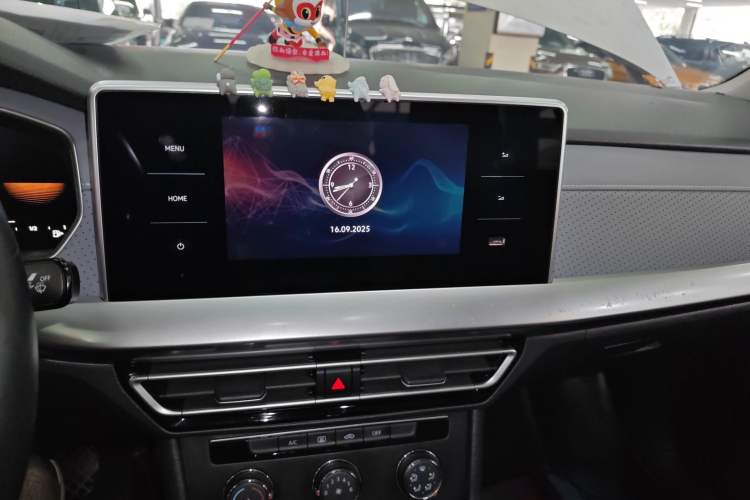 Used Volkswagen Lavida 2023 280TSI DSG Full-Comfort Edition Audio And AC Panel