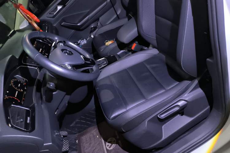 Used Volkswagen T-ROC 2020 280TSI DSG Two-Wheel Drive Comfort Version