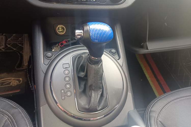 Used Kia Sportage R 2014 2.0L Automatic Two-Wheel Drive DLX Gear Lever