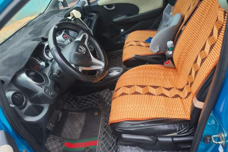 Used Honda Fit 2011 1.3L automatic comfort version

