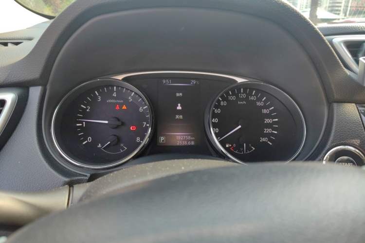 Used Nissan X-Trail 2014 2.5L CVT Leading Edition 4WD