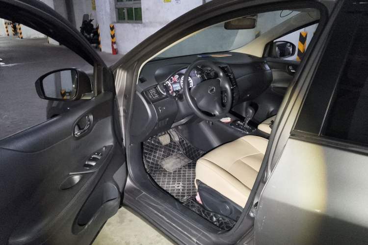 Used Nissan Tiida 2011 1.6L CVT Comfort Model