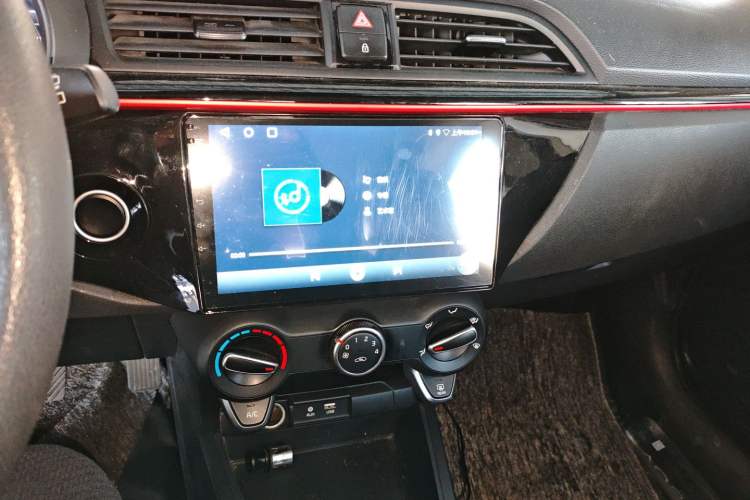 Used Kia KX Cross 2017 1.4L MT GLS