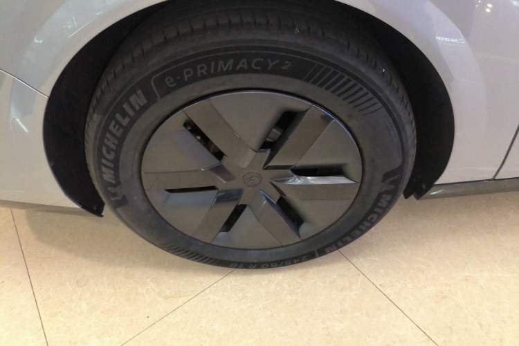 Used Li Auto MEGA 2024 Ultra Model
