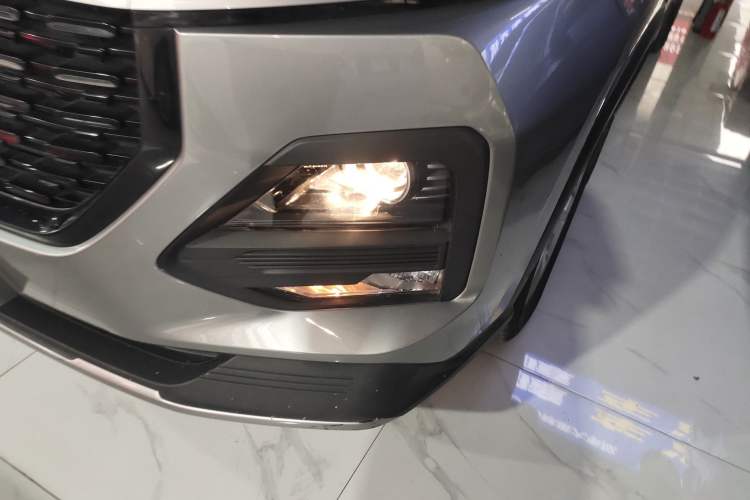 Used Baojun 530 2020 1.5T Manual Comfort Version 7 Seats Left Front Headlight