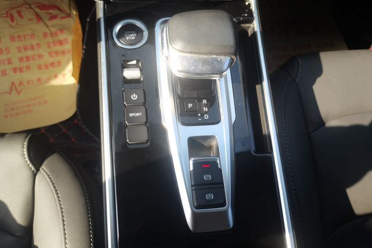 Used Cowin Xuanjie Pro 2021 1.5T CVT Jinghao Edition Gear Lever