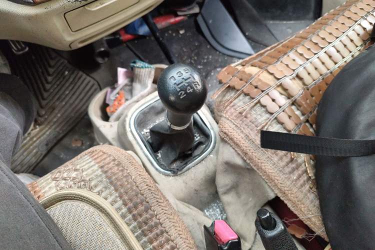 Used CHANGAN KAICHENG Ruixing M80 2018 1.5L Base Model Van Semi-Blind Window Flat Roof Rear-Hinged Doors 4G15S