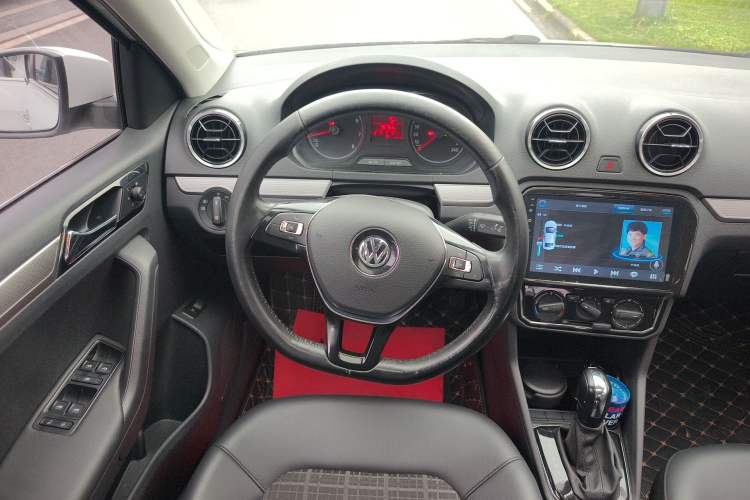 Used Volkswagen Jetta 2019 Dream Edition 1.5L Automatic Comfort Version Steering Wheel