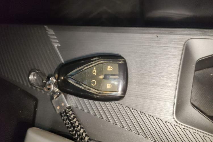 Used Oshan Z6 2022 Blue Whale 1.5T DCT Luxury Model
