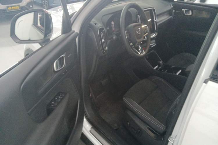 Used Volvo XC40 New Energy 2024 Long-Range PRO Version
