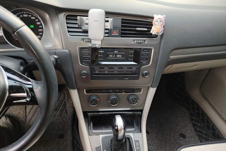 Used Volkswagen Golf 2015 1.4TSI Automatic Comfort Model
