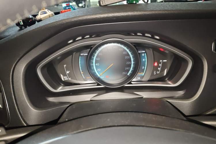 Used Volvo V40 2019 T3 Zhiyi Edition
