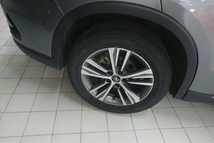 Used BYD Song Pro 2021 1.5T Automatic Xiaoyun Luxury Model Right Rear Wheel Hub