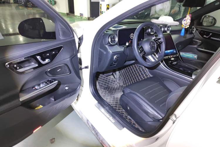 Used Mercedes-Benz C-Class 2023 Restyled C 260 L Sport Edition Driver Seat