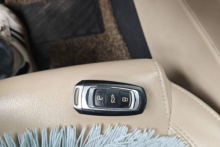 Used Geely Auto Emgrand 2017 Sedan Million Edition 1.5L CVT Luxury Model Vehicle Key