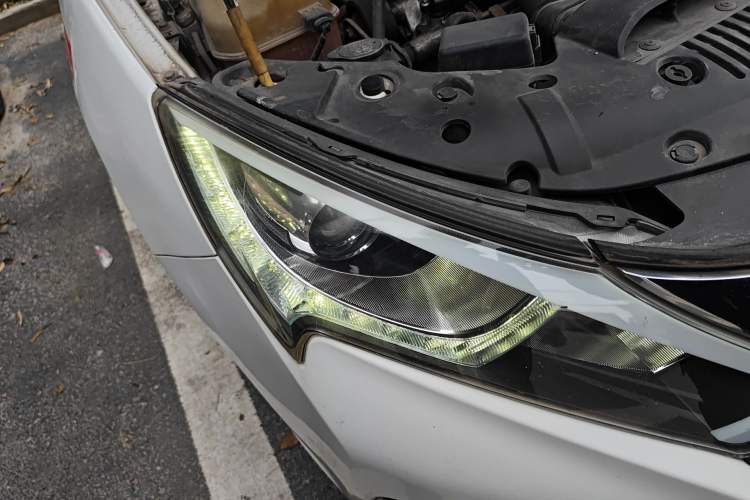 Used BYD Qin New Energy 2015 1.5T Dual-Crown Flagship Plus Edition Right Front Headlight