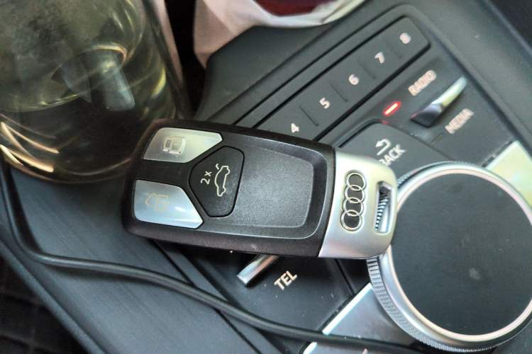 Used Audi A4L 2019 40 TFSI Fashion Edition China VI Emission Standard