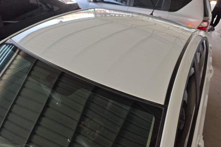 Used Hyundai Verna (older generation) 2014 1.4L Manual Smart GLS Trim Roof