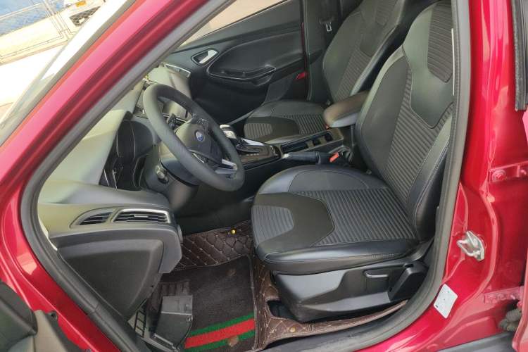 Used Ford Focus 2017 Sedan EcoBoost 180 Automatic Elite Model
