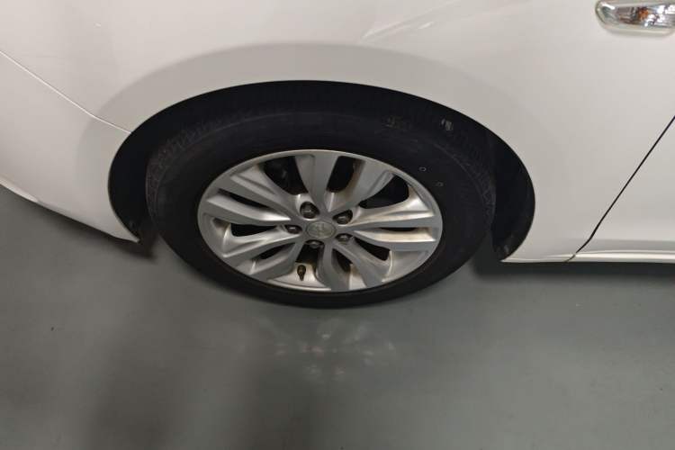 Used Buick GT 2021 Revised Version Flagship 1.5L Automatic Elite Edition Left Front Wheel Hub
