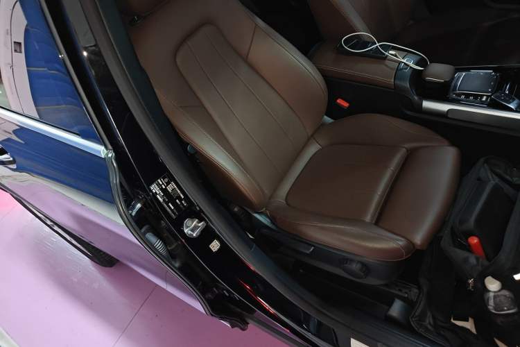 Used Mercedes-Benz GLB 2021 GLB 200 Dynamic Edition Right Front Seat