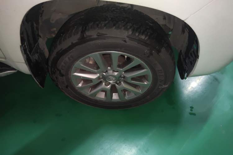 Used Toyota Prado 2018 3.5L Automatic TX-L NAVI with Rear-Mounted Spare Tire Right Front Wheel Hub