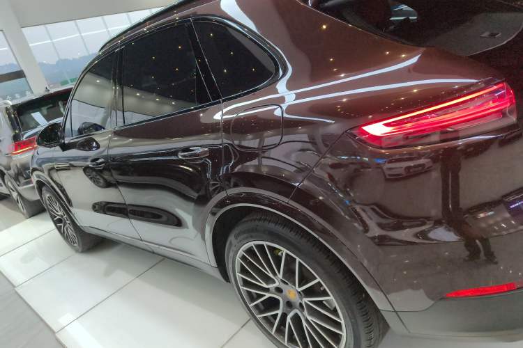 Used Porsche Cayenne E-Hybrid 2022 Cayenne E-Hybrid 2.0T Platinum Edition

