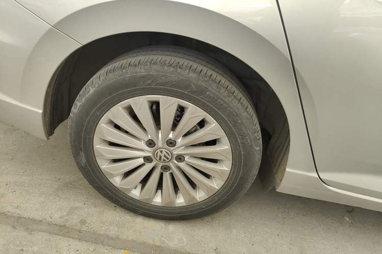 Used Volkswagen Lavida 2018 1.5L Automatic Comfort Edition China V Standard Right Rear Wheel Hub