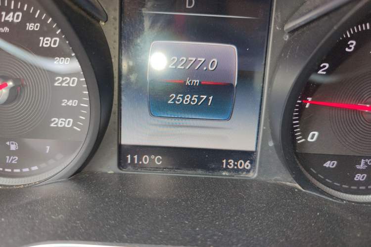 Used Mercedes-Benz V-Class 2016 V 260 Avantgarde Edition